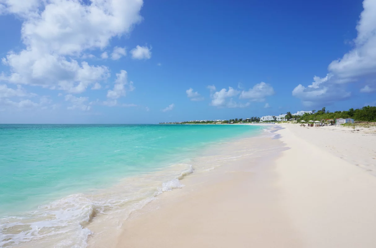 Voyage dans les îles des Caraïbes - plage d'Anguilla / source photo Expedia