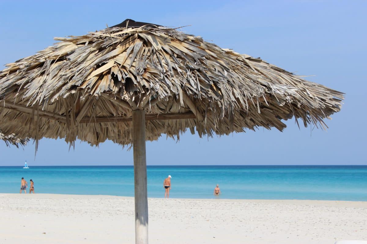 les plus belles plages des Caraïbes Cuba Varadero parasol